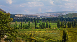 Valley in Sewastopol. / ***