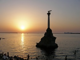 Sewastopol Denkmal für die versenkte Schiffe / ***