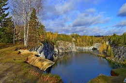 Marmorsteinbruch. Herbst / ***
