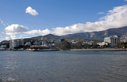 Yalta, Damm, Blick aus dem Meer / ***