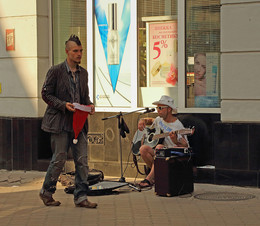 Hauptsache Hut / Lviv, street-foto