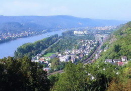 Über den Rhein. / ***