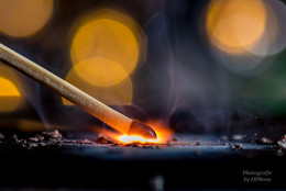 Streichholz / Streichholz am entflammen