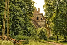 Schlossruine in Roscin(Polen) / Das Schloß wurde von der Familie von Bredow im 18. Jahrhundert gebaut.
Roscin ist ein kleines idyllisches Dorf,umgeben von wunderschöner Natur