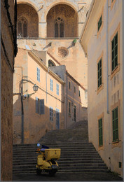 PALMA / Eine Gasse in der Hauptstadt von Mallorca, PALMA. Abseits der Touristenrouten fühlte ich mich am wohlsten.