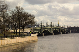 Trinity Bridge / ***