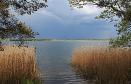 Gewitter über dem See / ***