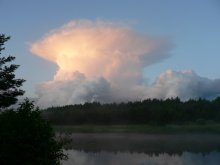 Kräftige Wolke / ***