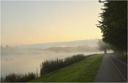 Nebel über dem Fluss / ***