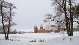 Mir Castle / ***