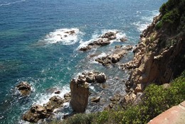 &nbsp; / Cliffs, sun, sea! Jardi Botanic Marimurtra, Spain