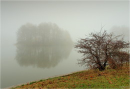 Nebel über dem Fluss / ***