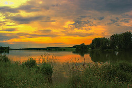 Sonnenuntergang auf dem Teich / ***