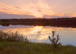 Sonnenuntergang auf dem See / ***