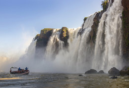 Am Wasserfall / ***