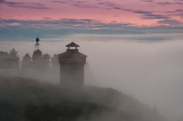 Turm im Nebel / ***