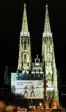 Votivkirche @ night / Votivkirche (zum G&#246;ttlichen Heiland), Wien, &#214;sterreich