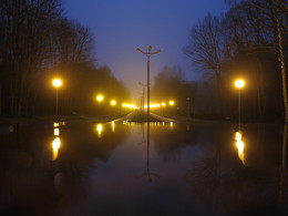 Die Stadt schläft / ***