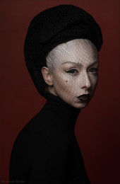&nbsp; / Ph: Ariadna Belkina 
Md: Alexandra Guvidas
Make up &amp; hair: Li Lobanova
PhotoFilmStudio