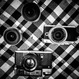 Quadratisch Stimmung / ***