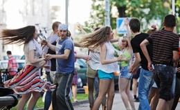 Street Dance / ***