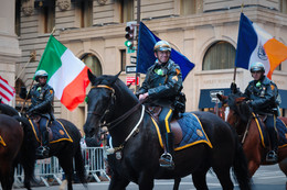 berittene Polizei / ***
