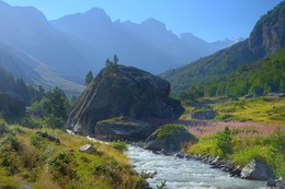 Morgen in den Bergen / ***