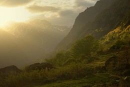 Sonnenuntergang in den Bergen / ***