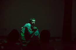 Das Theater / ***