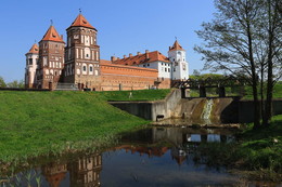 Mir Castle. / ***