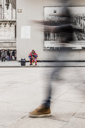 Rhythmen der Stadt / Milano Duomo Street musicians shadows ghosts