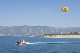 Parasailing / ***