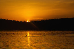Sonnenuntergang auf dem See / ***