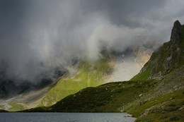 Schlechtes Wetter in den Bergen / ***