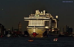 Hamburg. AIDA perla / ***