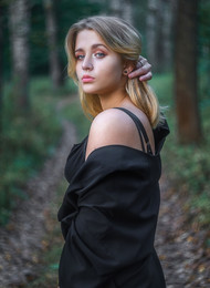 &nbsp; / ***