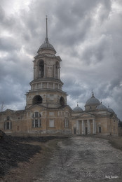 Alte Kirche / ***
