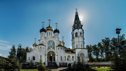 Alexander-Newski-Kirche / ***