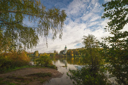 Roter Oktober / ***