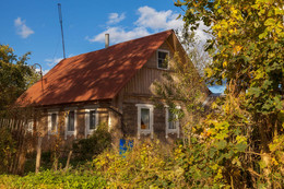 Haus im Dorf ... / ***