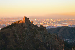 Über der Stadt / ***