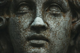 stone face / No comments.