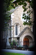 St. Pancras Kirche über den Zaun / ***