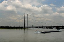 Brücke in Düsseldorf / ***