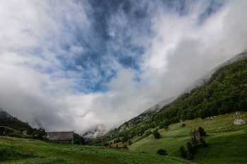 tiefblauen Himmel / ***