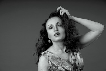 Helena / ***