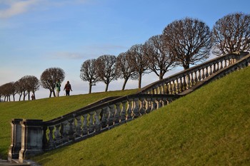über links ... / ***