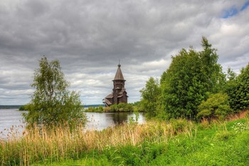 Kirche Mariä Himmelfahrt / ***