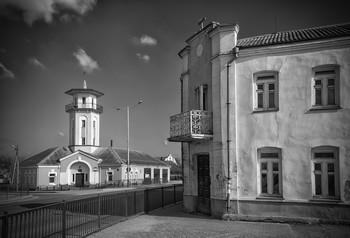 Old house near the fire station / Belarus, Baranovichi, 2017