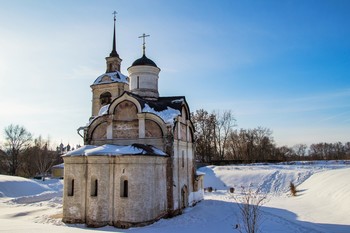 Kirche Mariä Himmelfahrt / •••